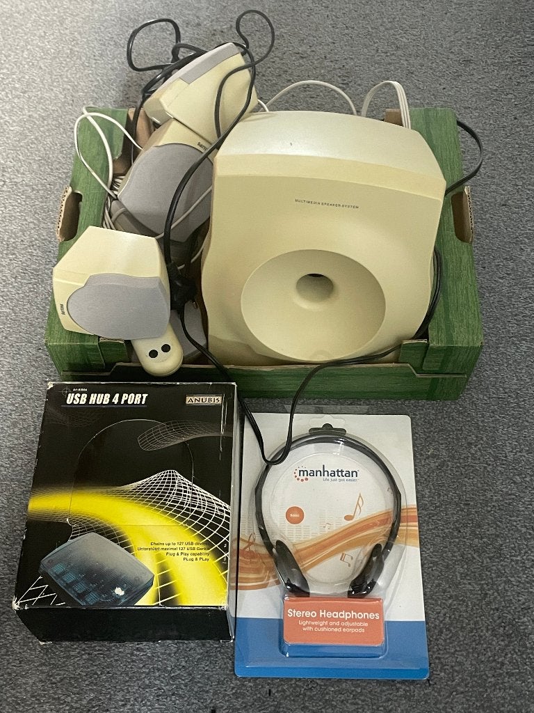 5.1 speaker set , koptelefoon en usb 4 poorts hub, Computers en Software, Pc speakers, Ophalen, Gebruikt, Audiokanaal 5.1, Philips