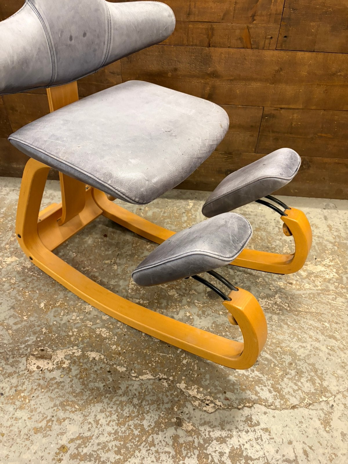 Stokke Varier Thatsit kniestoel met rugleuning, Ophalen, ., Wit, Zo goed als nieuw