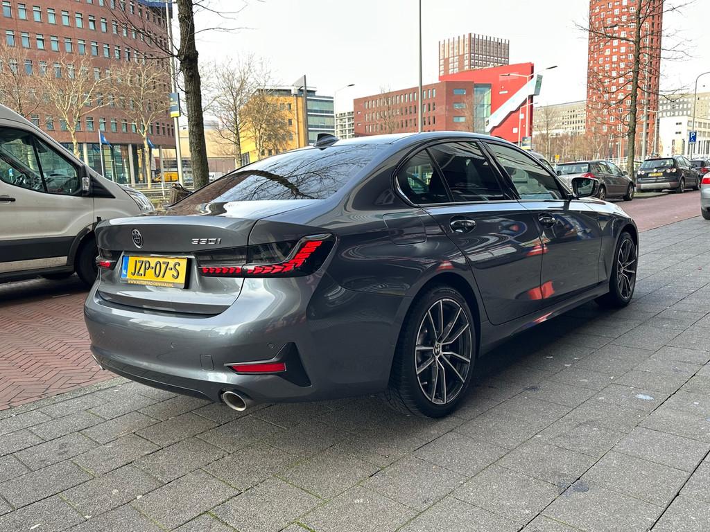 BMW 3-serie 330i High Executive Aut Leer Navi Carplay, Automaat, 1998 cc, Achterwielaandrijving, Gebruikt