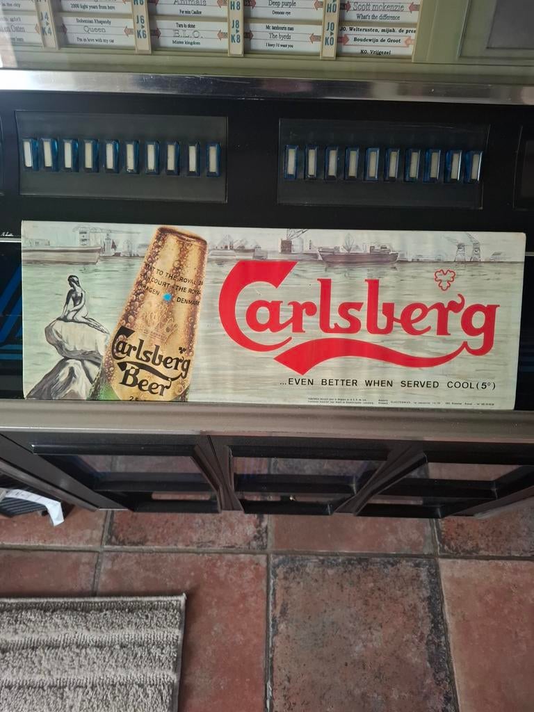 Carlsberg bierreclame glacoide mancave reclamebord, Verzamelen, Ophalen of Verzenden, Zo goed als nieuw, Reclamebord, Plaat of Schild