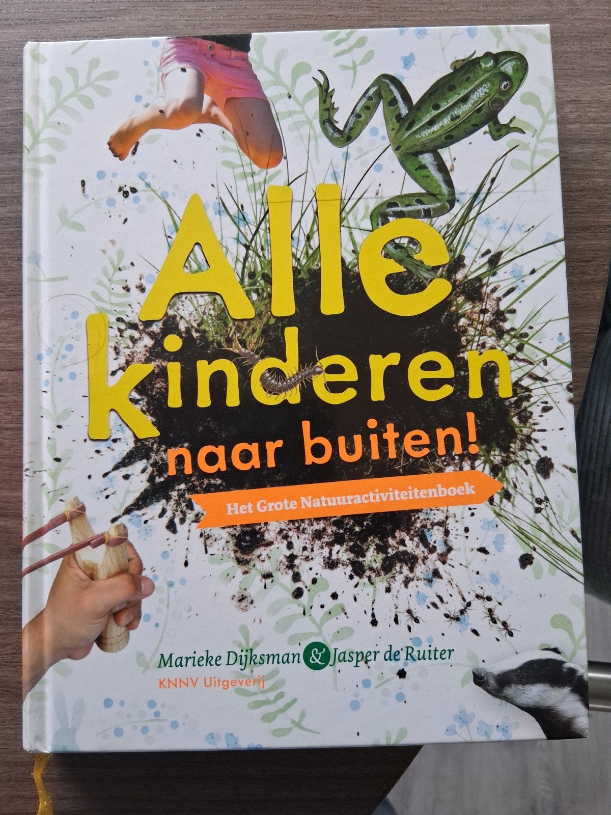 Alle kinderen naar buiten! Het Grote Natuuractiviteitenboek, Ophalen of Verzenden, Zo goed als nieuw, Marieke Dijksman & Jasper de Ruiter