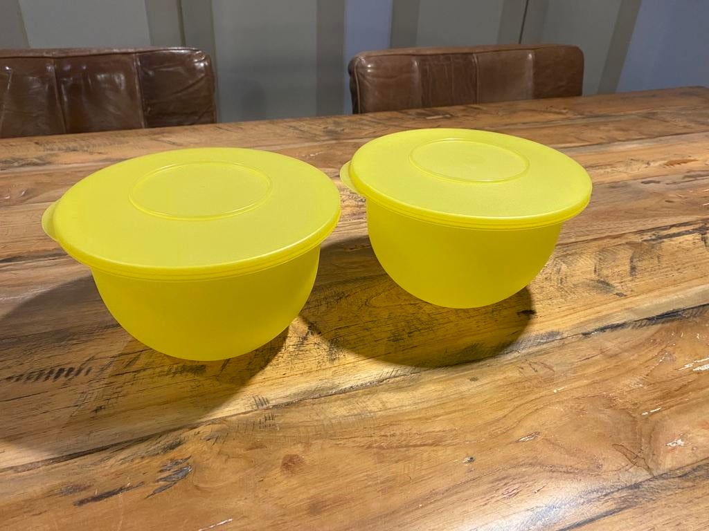 Tupperware kommen met deksel, Ophalen of Verzenden, Geel, Bak of Kom