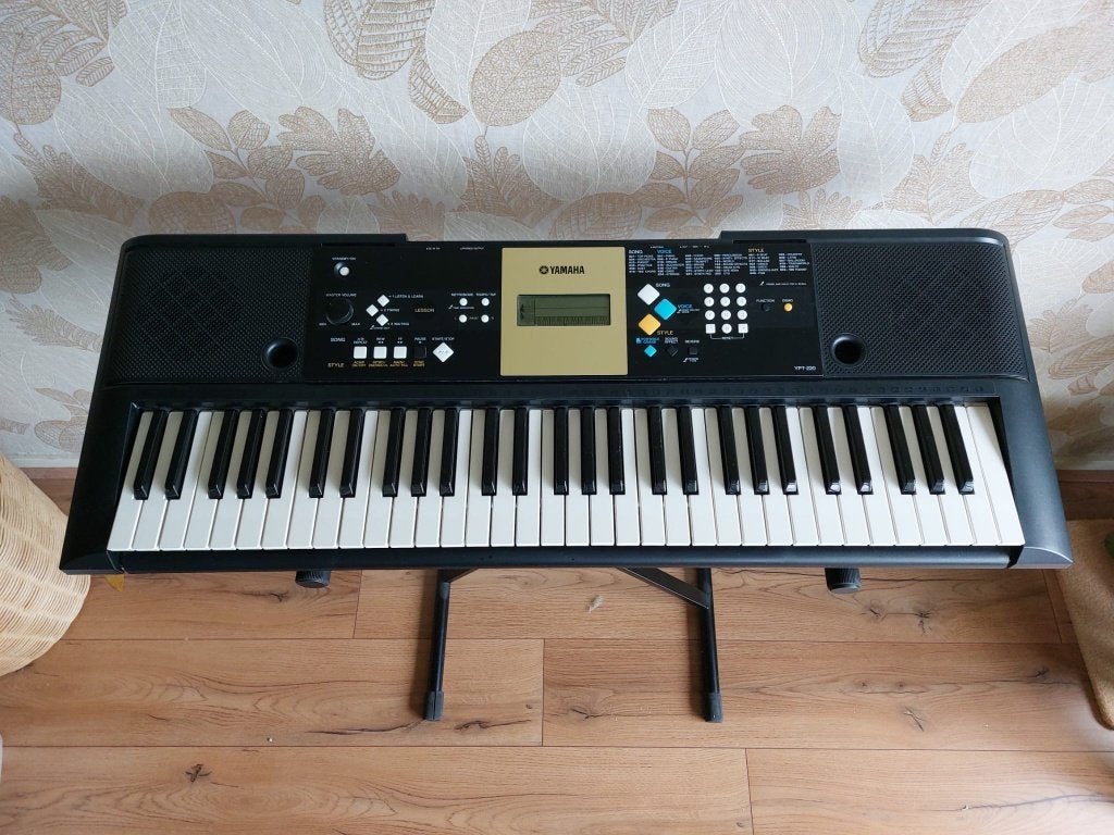 Yamaha keyboard incl. standaard, Muziek en Instrumenten, Keyboards, Ophalen, Yamaha, Overige aantallen, Zo goed als nieuw