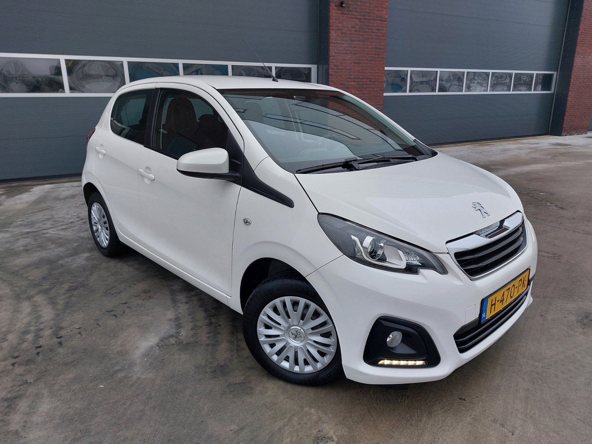 Peugeot 108 1.0 e-VTi Active Airco DAB Camera, Voorwielaandrijving, Stof, Gebruikt, 4 stoelen
