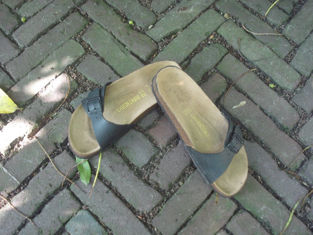 GRATIS VERZENDEN ZWARTE MADRID BIRKENSTOCKS MT 38, Slippers, Verzenden, Zwart, Zo goed als nieuw