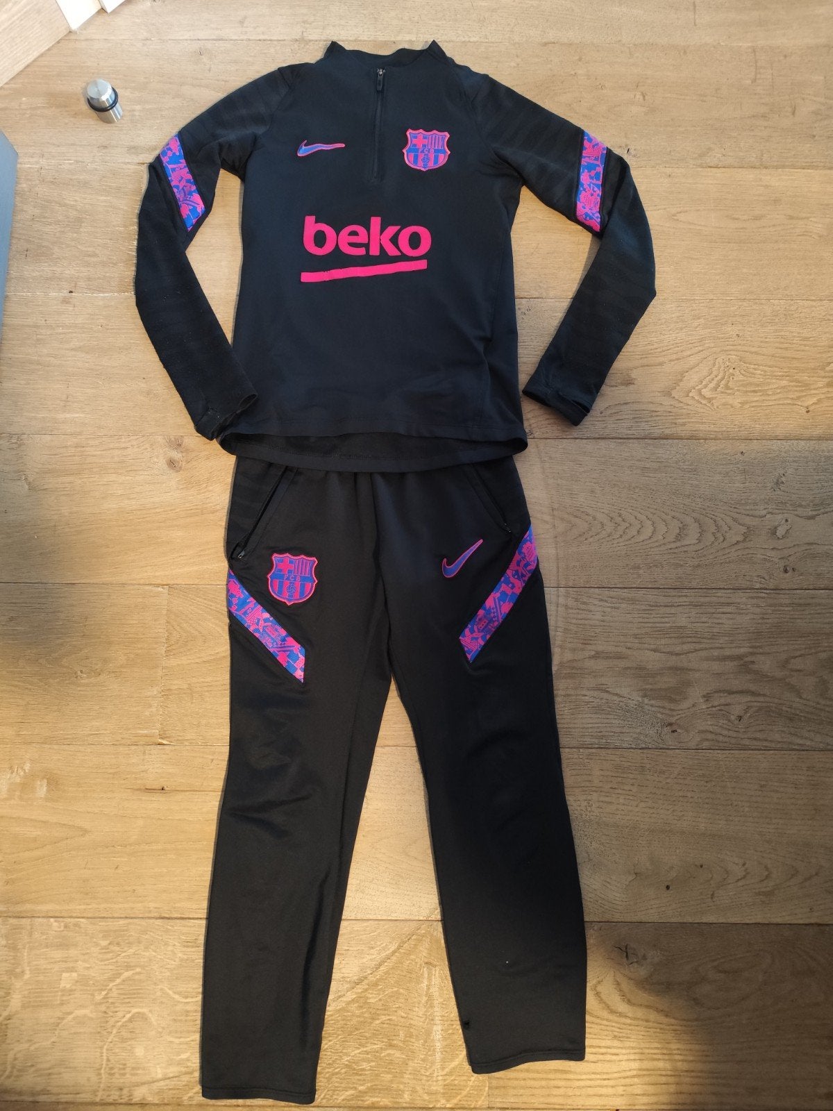 Nike FC Barcelona Trainingspak - Maat S (128-137 cm), Gebruikt, Jongen of Meisje, Sport- of Zwemkleding, Ophalen of Verzenden