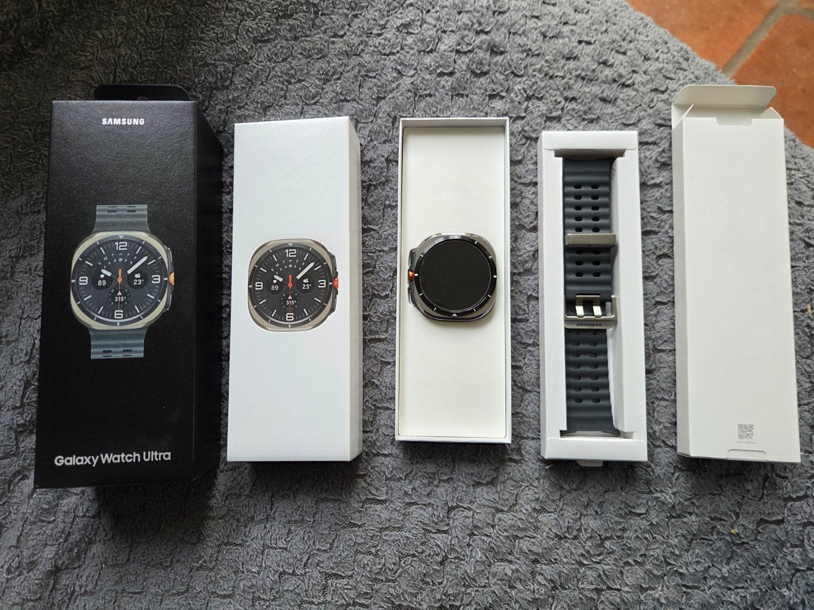 Galaxy watch Ultra, Sieraden, Tassen en Uiterlijk, Smartwatches, Ophalen of Verzenden, Zo goed als nieuw, Zwart, Android