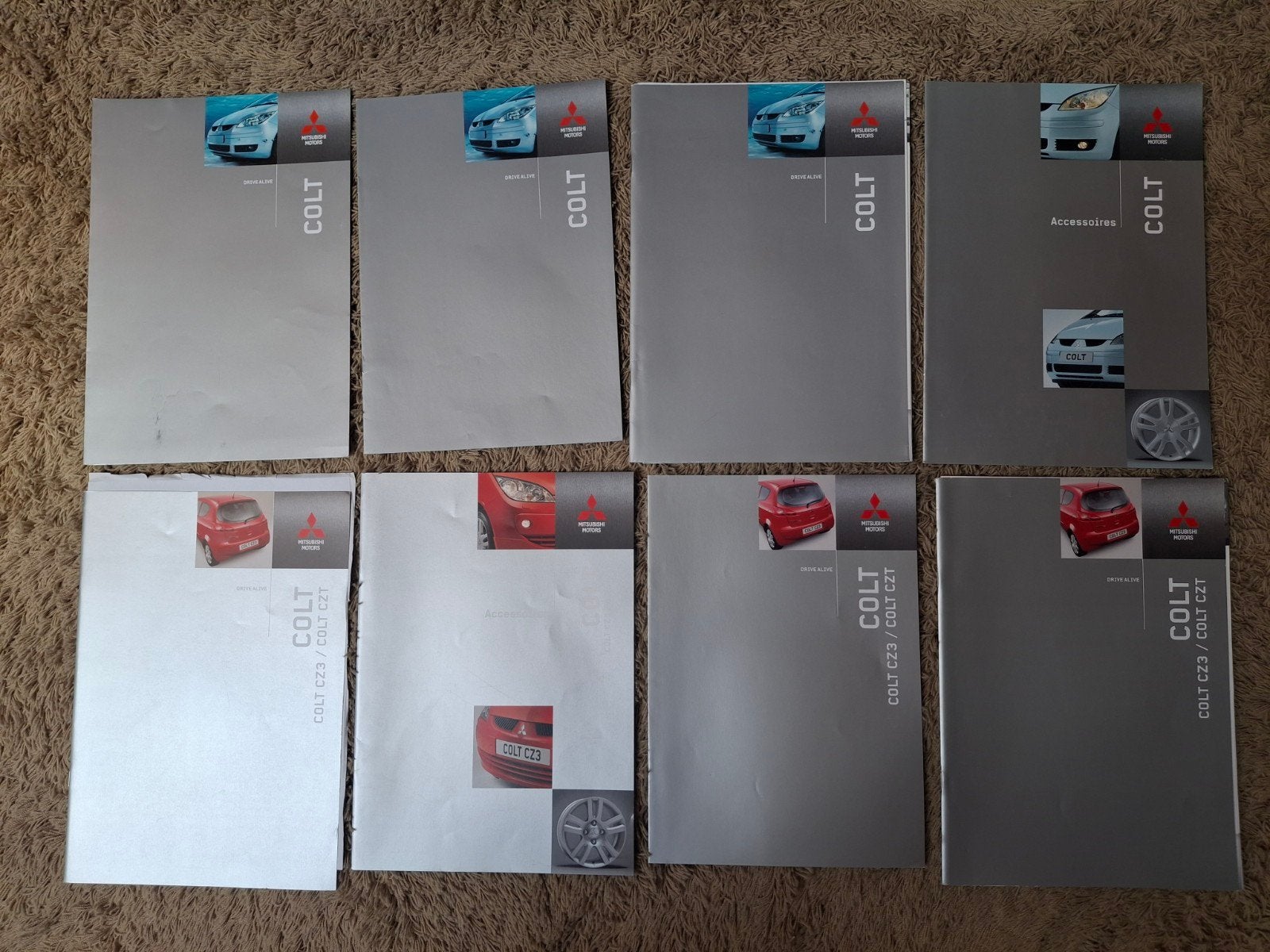 Lot autofolders Mitsubishi Colt 6e generatie, Boeken, Verzenden, Zo goed als nieuw, Mitsubishi