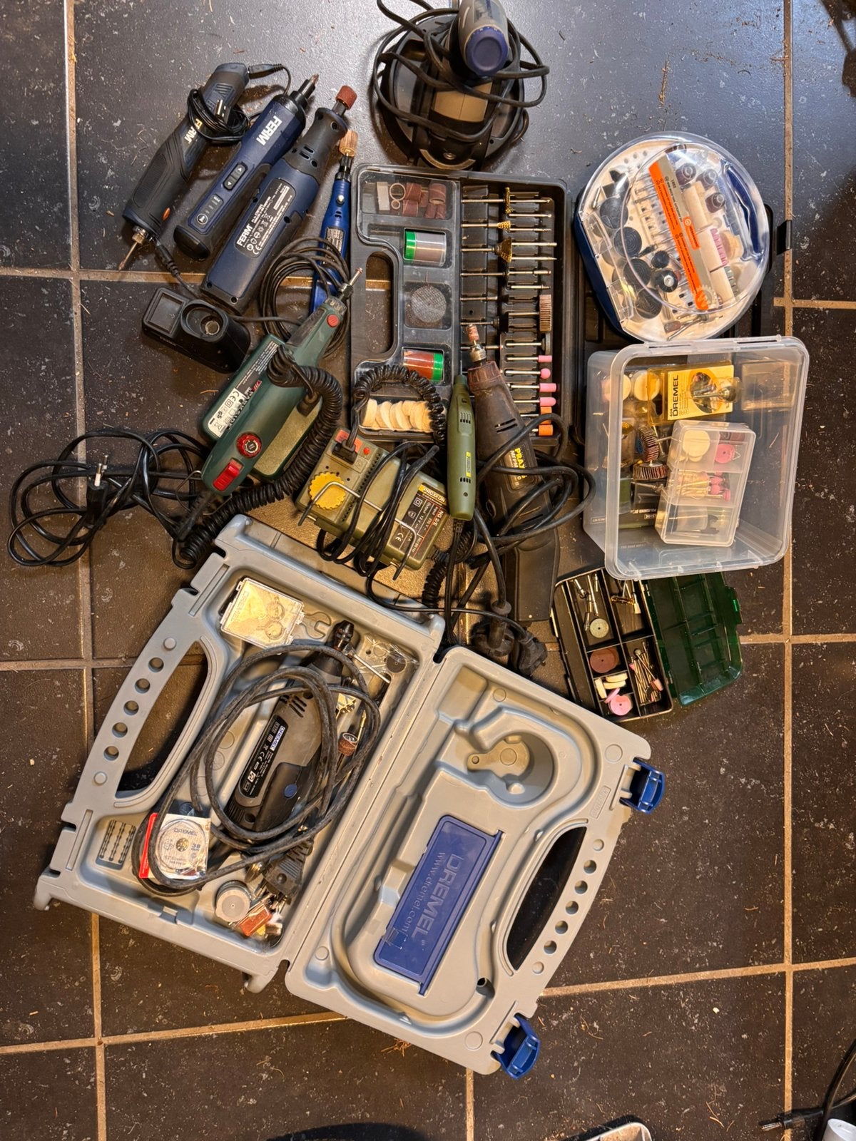 Dremel en diverse slijpapparatuur en accessoires., Ophalen of Verzenden, Gebruikt, Meerdere media