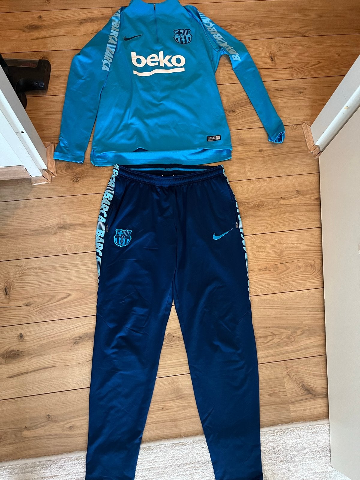 FC Barcelona trainingspak - Beko - Maat M, Kleding | Heren, Ophalen of Verzenden, Zo goed als nieuw, Voetbal, Maat 48/50 (M)
