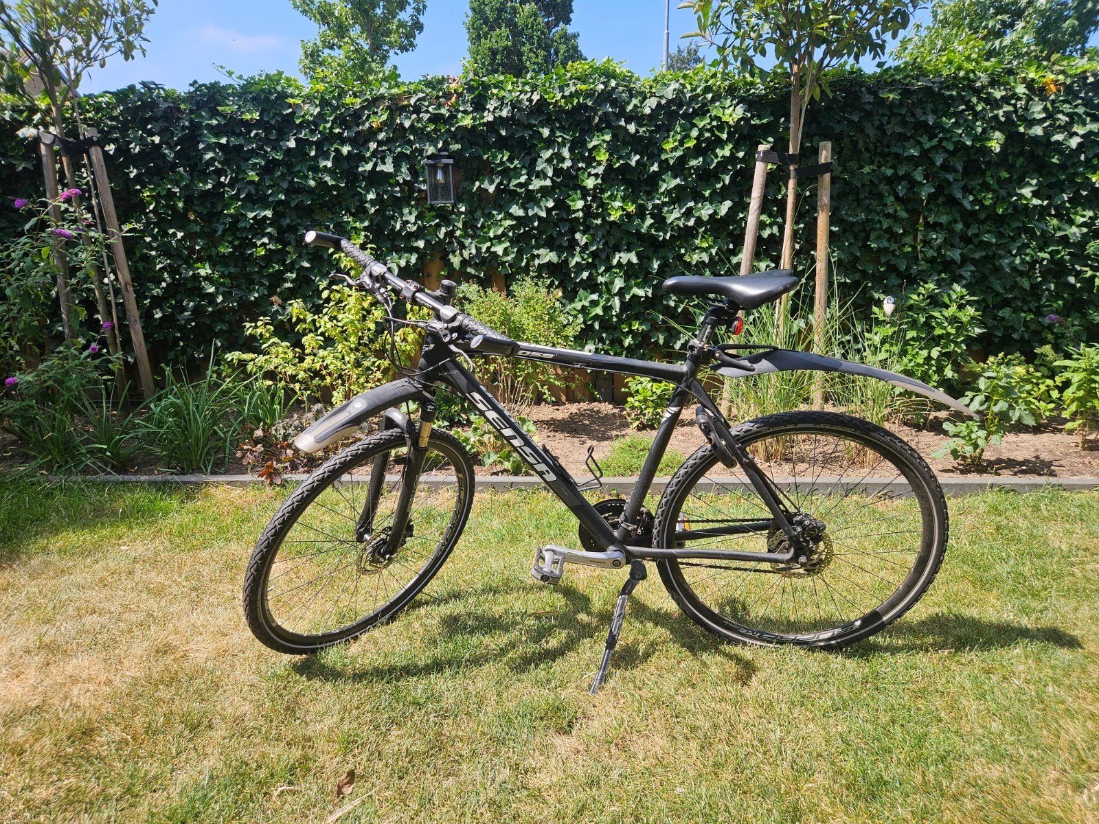 Sensa Cross Disc Herenfiets 28" met Axa slot, Fietsen en Brommers, Fietsen | Heren | Herenfietsen, Gebruikt, Versnellingen, Schijfrem