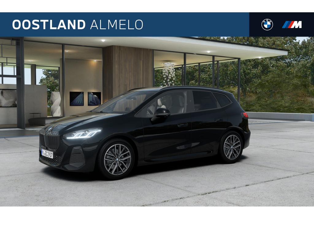 BMW 2 Serie Active Tourer 220i M Sport Automaat / Panoramada, Stoelverwarming, 156 pk, Zwart, Leder