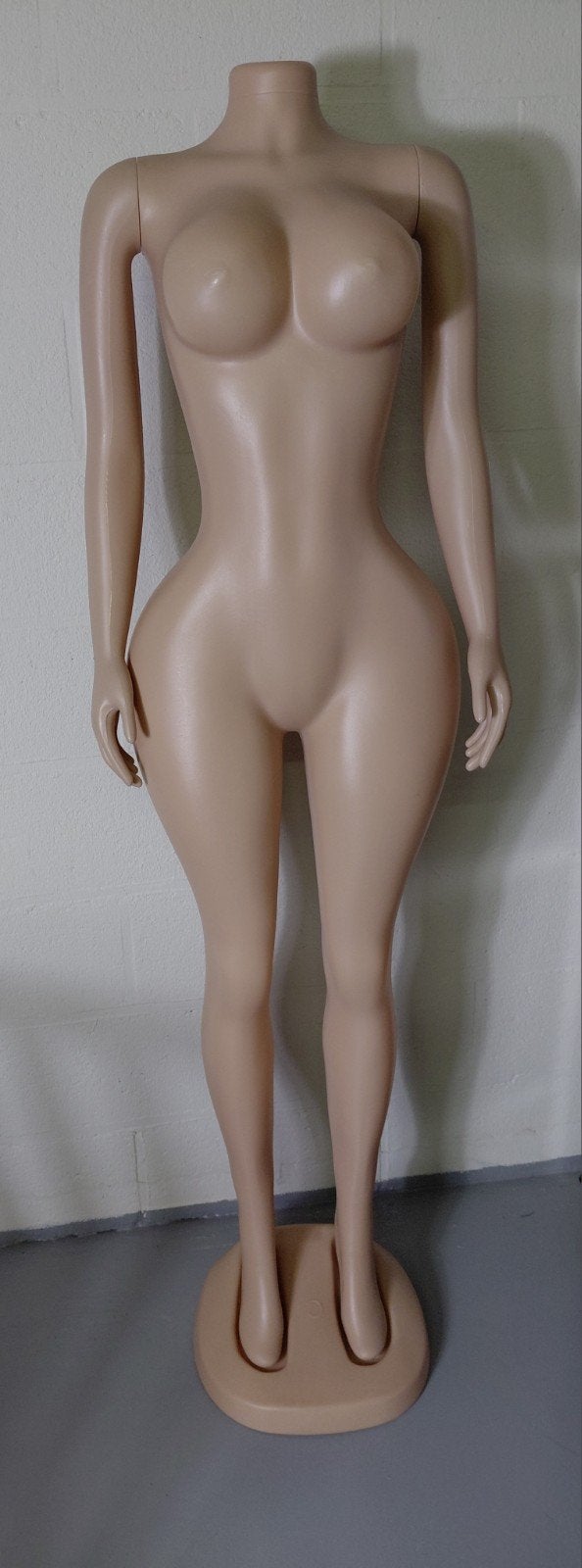 Vrouwelijke etalagepop zonder hoofd, curvy figuur, Ophalen
