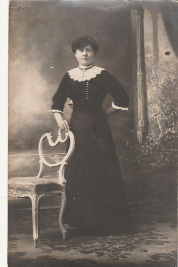 fotokaart   -dame, Verzenden, Voor 1940, Zo goed als nieuw, Klederdracht