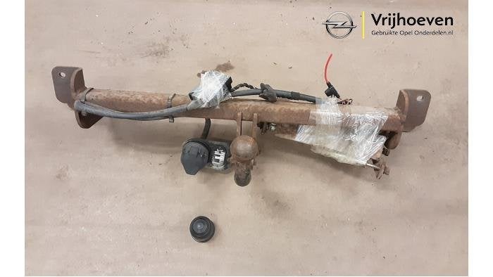 Trekhaak van een Opel Zafira B (Zafira B 05-), Gebruikt, -, -, Opel