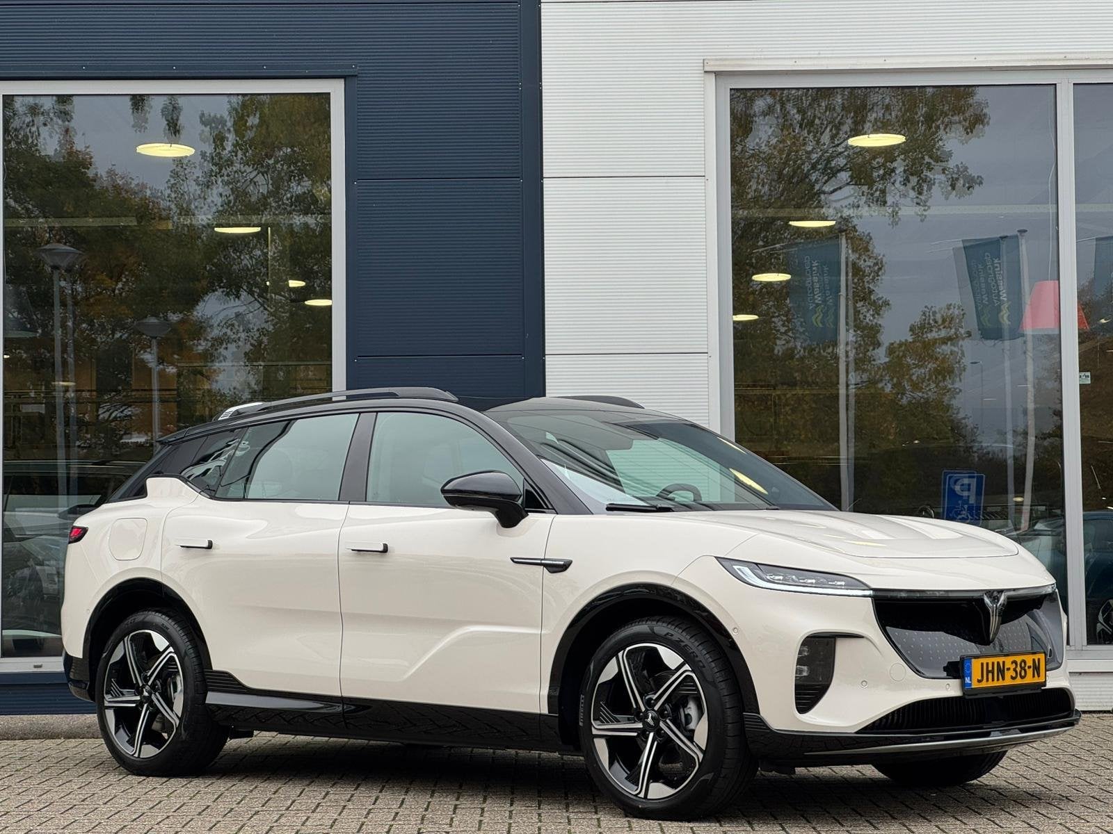 Voyah Courage BEV 80 kWh Performance Edition 4WD 435pk | 360, Auto's, Voyah, Automaat, 2202 kg, Zwart, 80 kWh