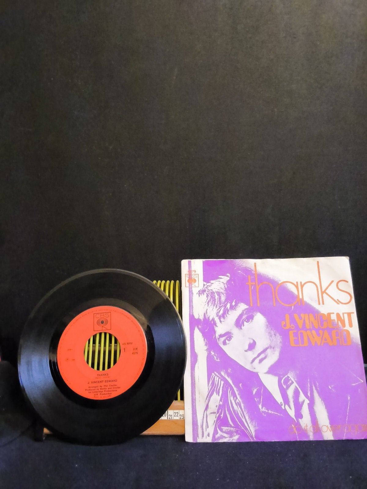 J. Vincent. Thanks. Vaste prijs €2., 7 inch, Ophalen of Verzenden, Zo goed als nieuw, Poprock