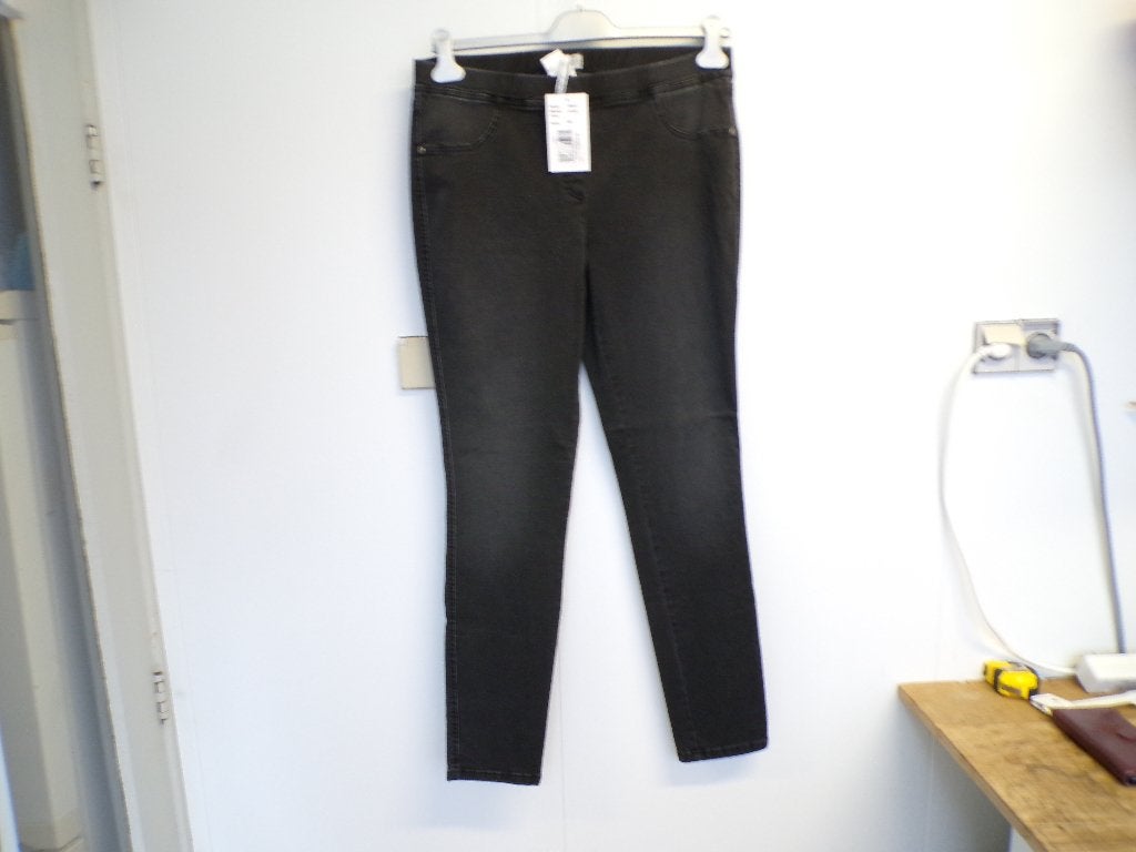Grijze jeans Adelina, elast. taille maat 44 nieuw!, Kleding | Dames, Nieuw, Ophalen of Verzenden, Adelina, Nvt
