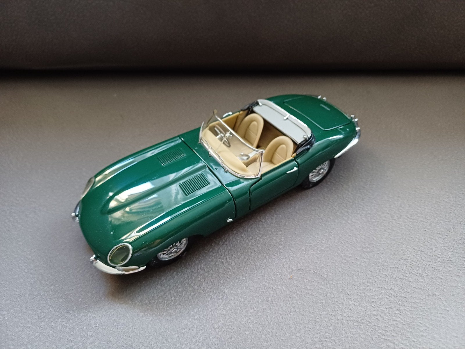 Jaguar E-type 1961 Franklin Mint 1:24, Ophalen of Verzenden, Zo goed als nieuw, Auto, Overige merken