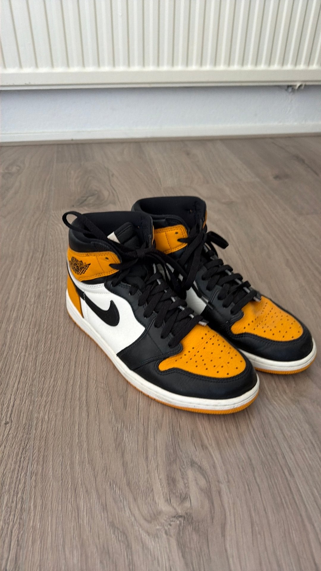 Air Jordan 1 Retro High OG Yellow Toe (Maat 43), Ophalen of Verzenden, Zo goed als nieuw, Zwart
