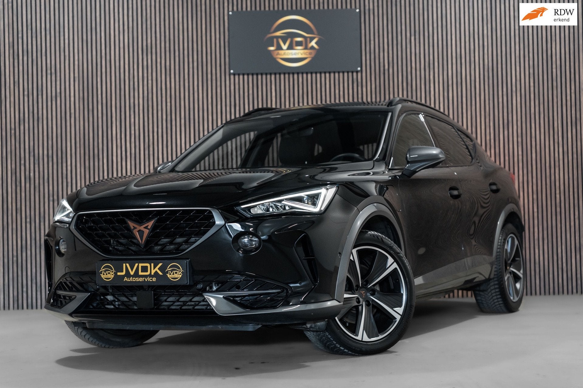 Cupra Formentor 1.4 e-Hybrid Business Pano Leder Camera Led, Auto's, Dealer onderhouden, Gebruikt, 4 cilinders, Leder en Stof