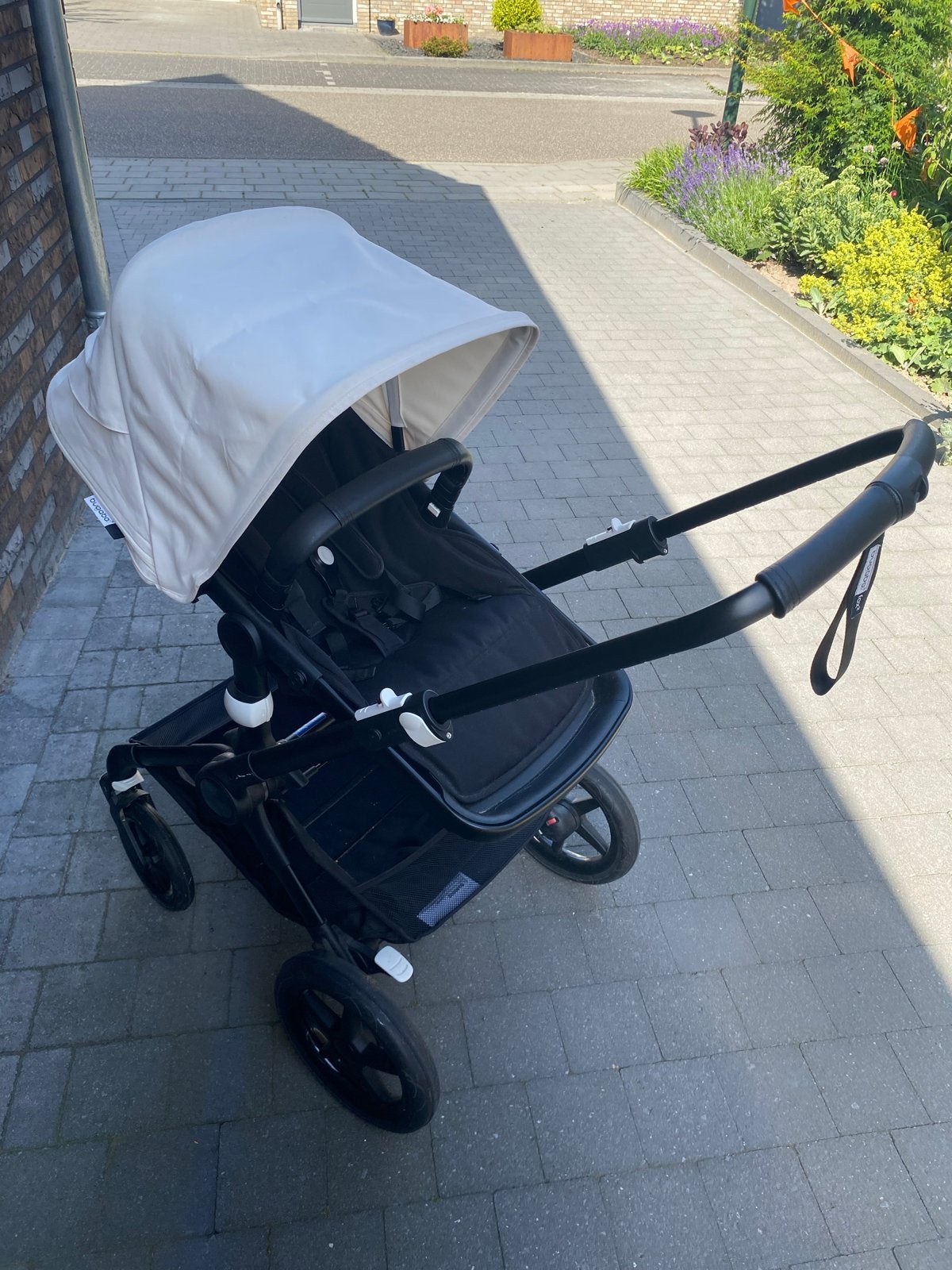 Bugaboo Fox 2 kinderwagen met reiswieg voetenzak zwart wit, Ophalen, Gebruikt, Bugaboo, Verstelbare duwstang
