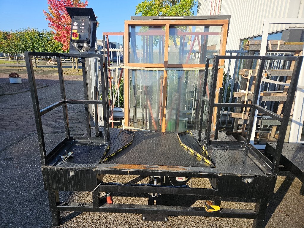 2 Stuks LS Loading System Dock levellers hydraulisch ( 049 ), Ophalen, Gebruikt, Nb, Nb