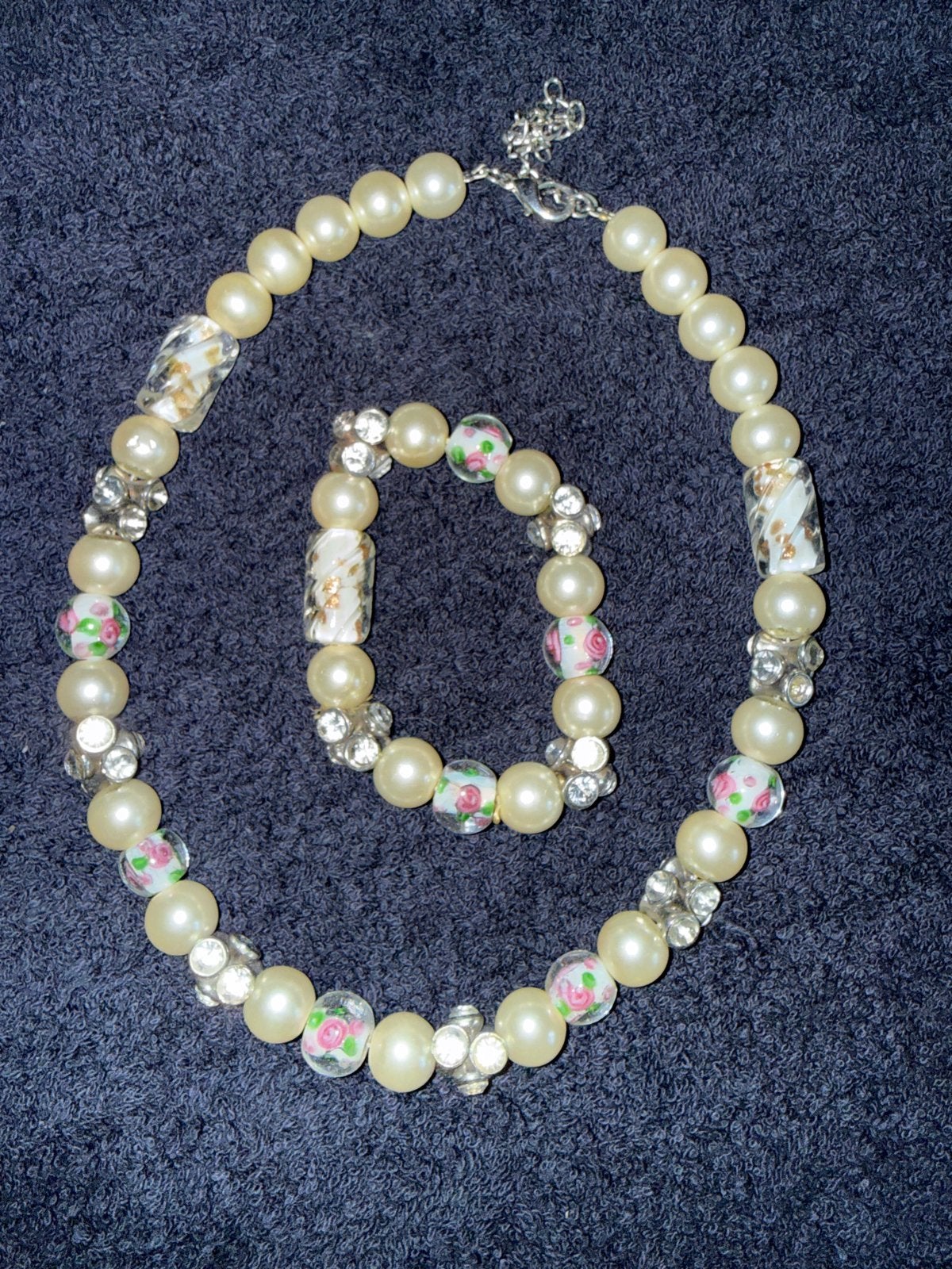 Ketting en armband set met strass en bloemkralen, Sieraden, Tassen en Uiterlijk, Kettingen, Overige materialen, Wit, Ophalen of Verzenden