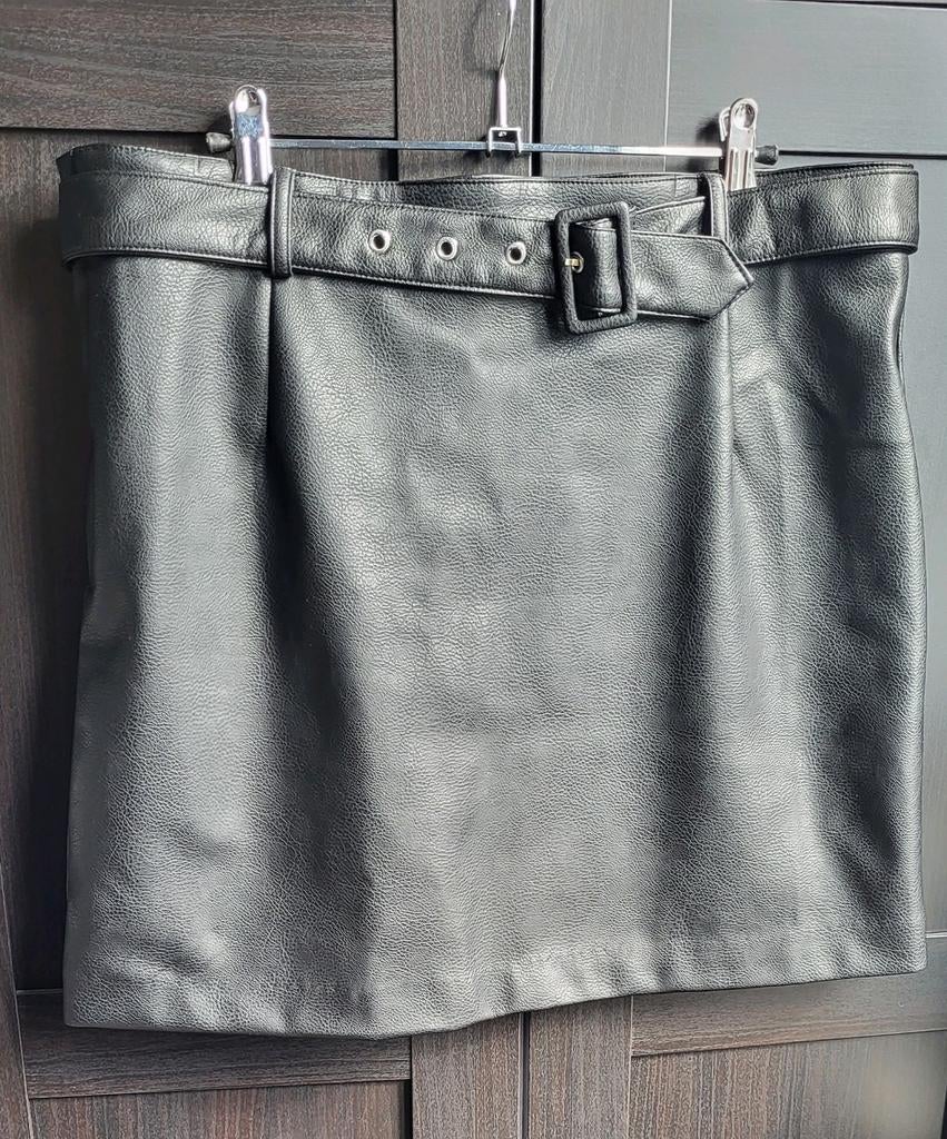 Rok zwart maat 46, Kleding | Dames, Rokken, Zwart, Maat 46/48 (XL) of groter, Ophalen of Verzenden, Zo goed als nieuw
