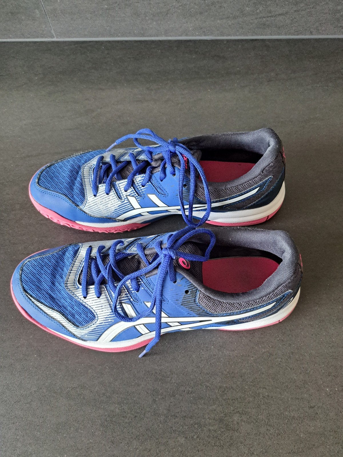 Asics zaalschoenen - Maat 41.5, Ophalen of Verzenden, Gebruikt