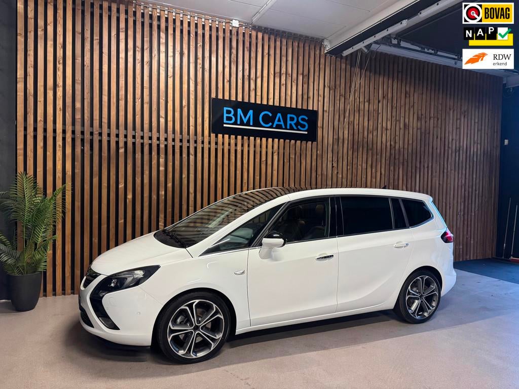 Opel Zafira Tourer 2.0 CDTI Cosmo 7p. Pano, Leer, Navigatie, Auto's, Opel, Euro 5, 4 cilinders, 7 stoelen, Wit