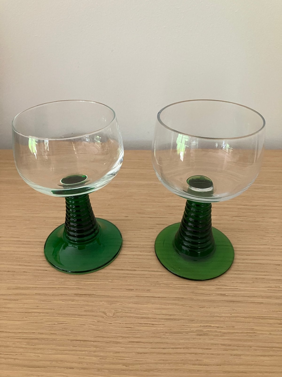 Set van 2 Vintage Groene Romer Wijnglazen, Antiek en Kunst, Antiek | Glas en Kristal, Ophalen of Verzenden