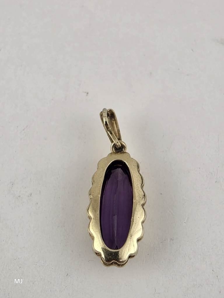 Gouden hanger met amethist                              G115, Gebruikt, Overige voorstellingen, ., Paars