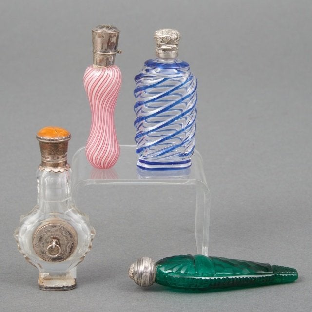 Bijzondere Parfumflesjes Odeurflesjes met Zilveren Dop, Ophalen of Verzenden, Zilver