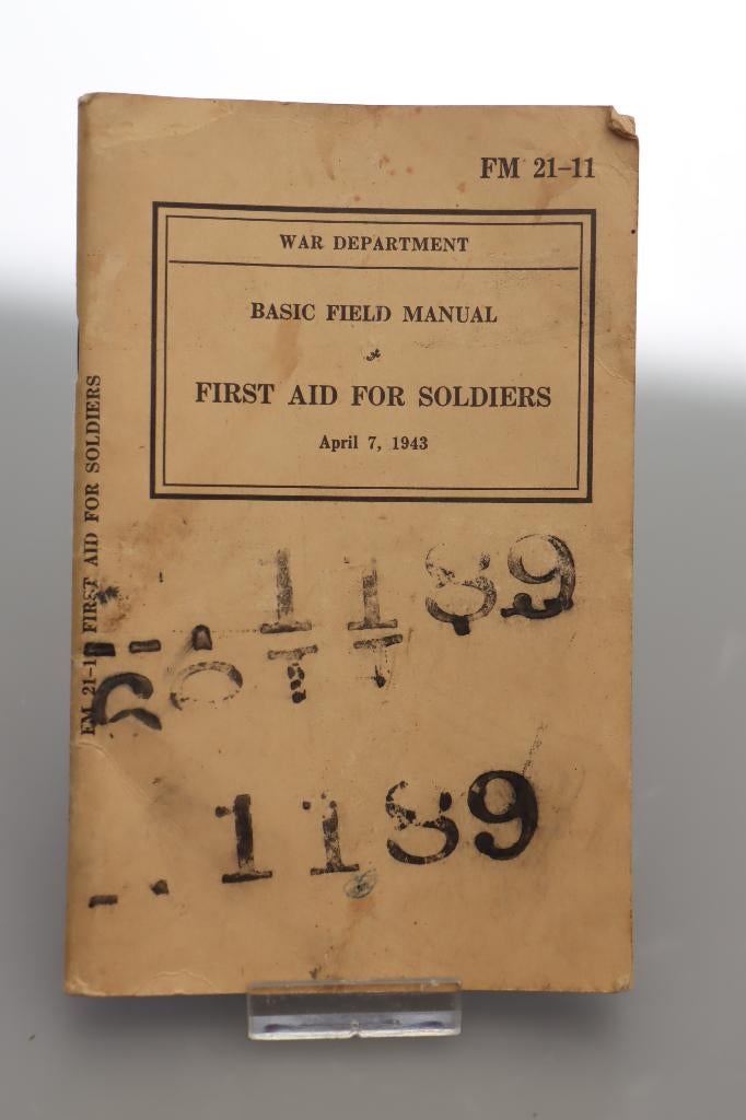 Basic Field Manual 1943 Firts Aid for Soldiers, Ophalen of Verzenden, Landmacht, Amerika, Boek of Tijdschrift