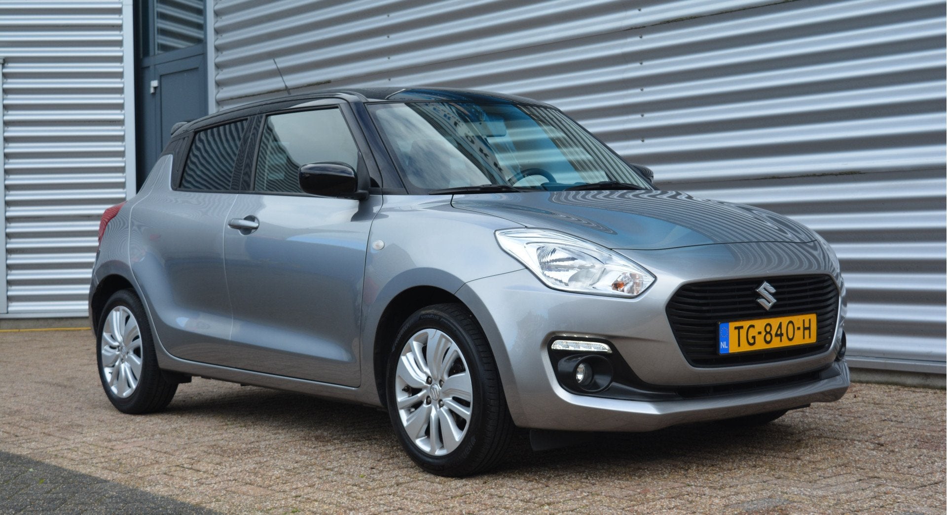 Suzuki Swift 1.2 Select 1e Eig/Camera/Stoelverwarming/Org NL, Auto's, Voorwielaandrijving, Dealer onderhouden, Gebruikt, 4 cilinders