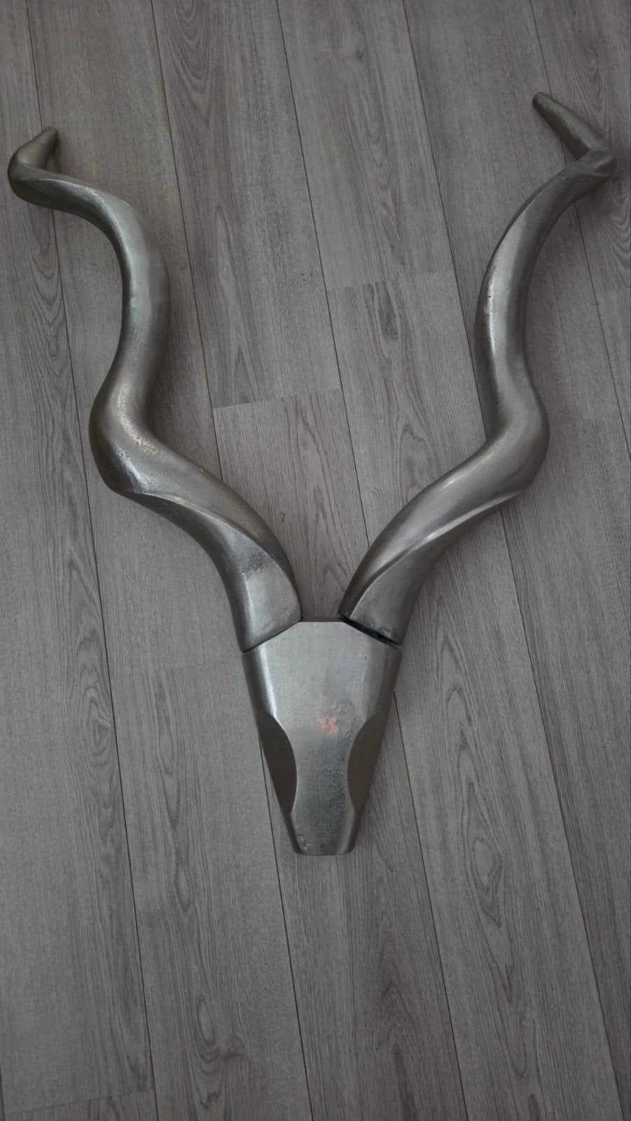 Groot ijzeren steenbok beeld voor aan de muur, 90x112cm, Ophalen, Gebruikt, Metaal, Industrieel