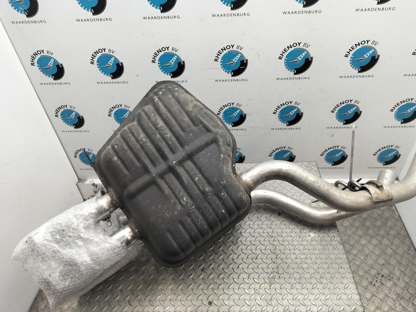 FORD EXPLORER ST LINE [EXHAUST_TAIL_PIPE] 2023, Ophalen of Verzenden, Gebruikt, Stiba lid