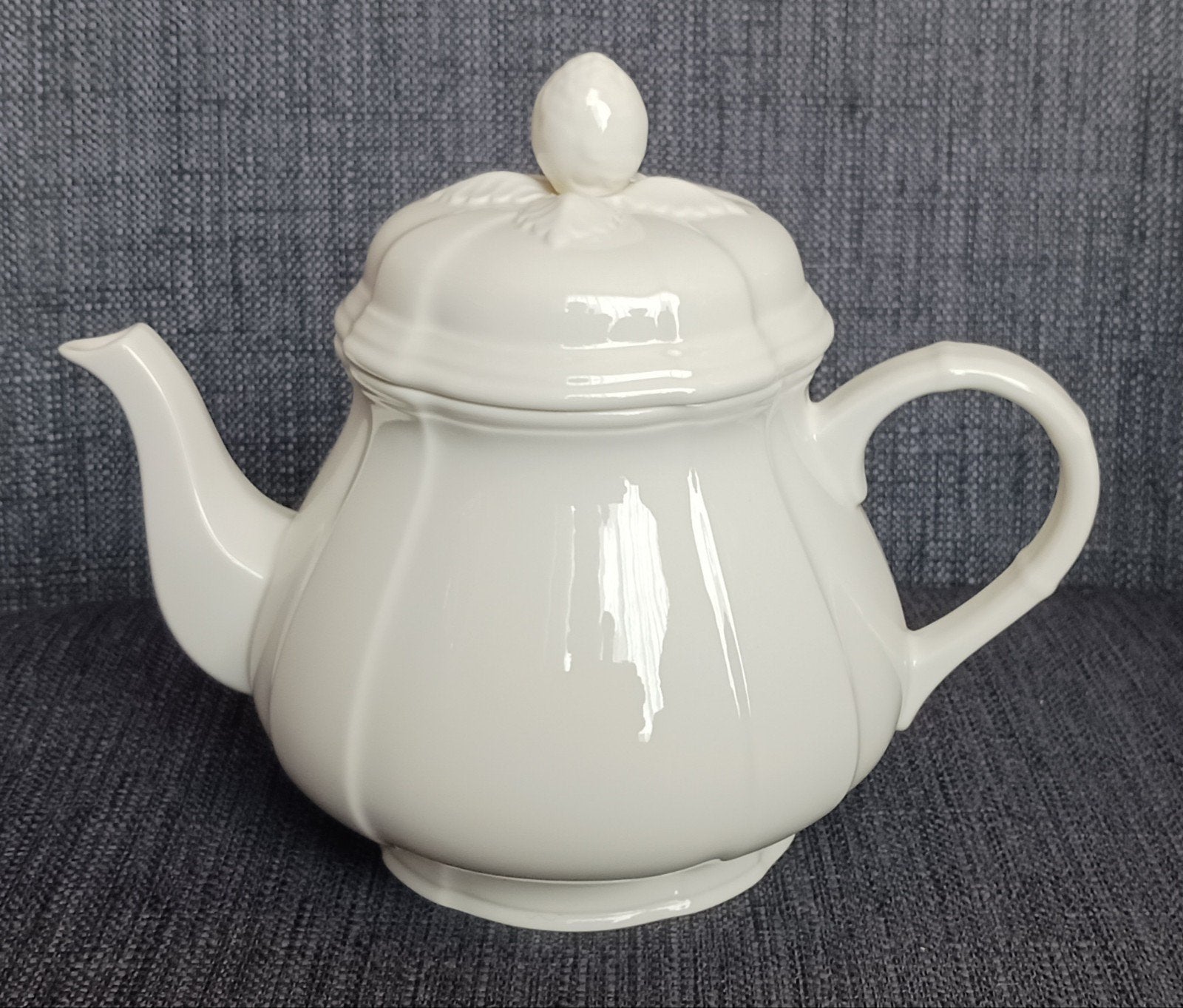 Villeroy & Boch Manoir Theepot - Wit Porselein, Huis en Inrichting, Ophalen, Gebruikt, Overige stijlen, Porselein