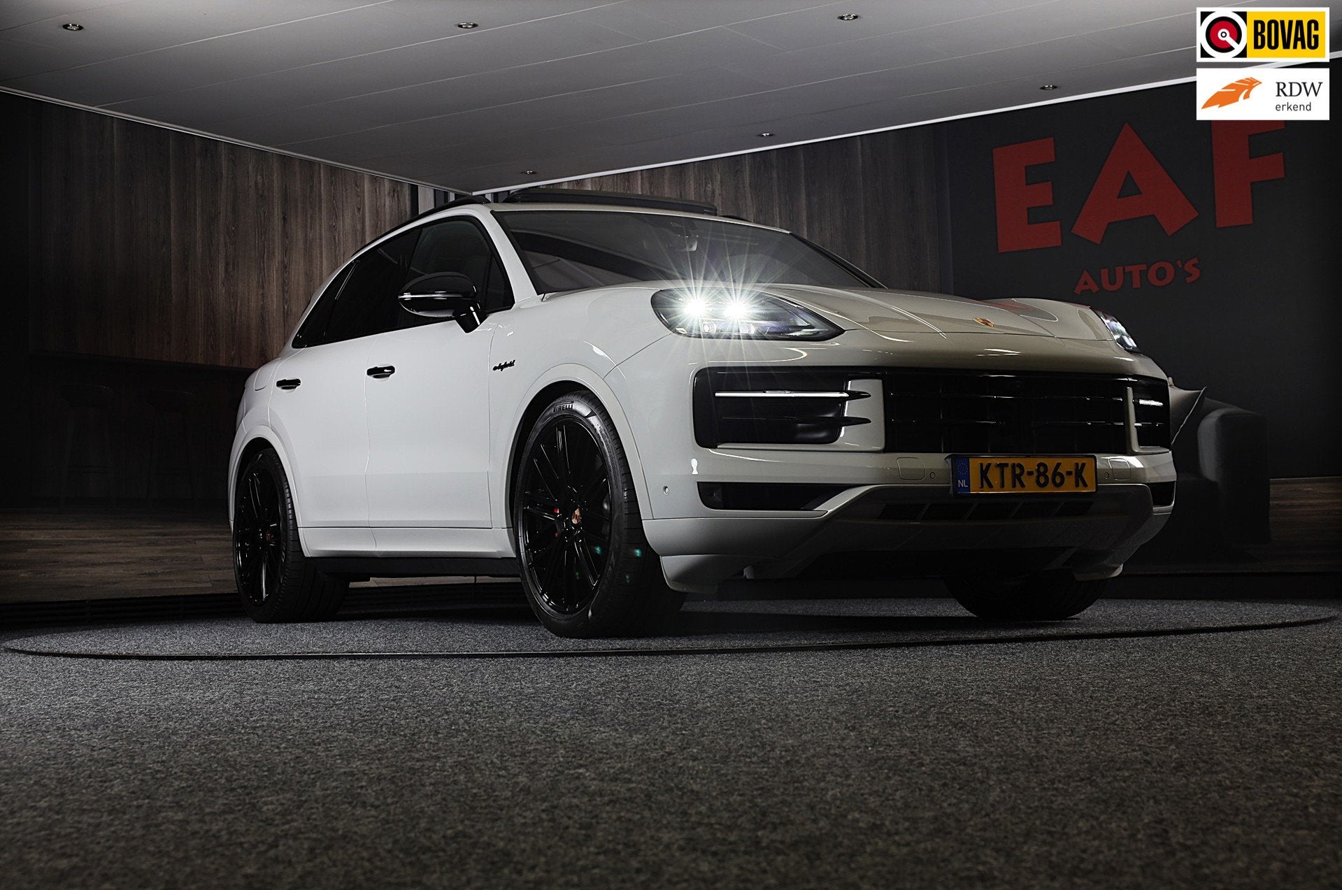 Porsche Cayenne 3.0 S E-Hybrid / 520 Pk / Head Up / 4W Sturi, Auto's, Automaat, Gebruikt, 2995 cc, 520 pk
