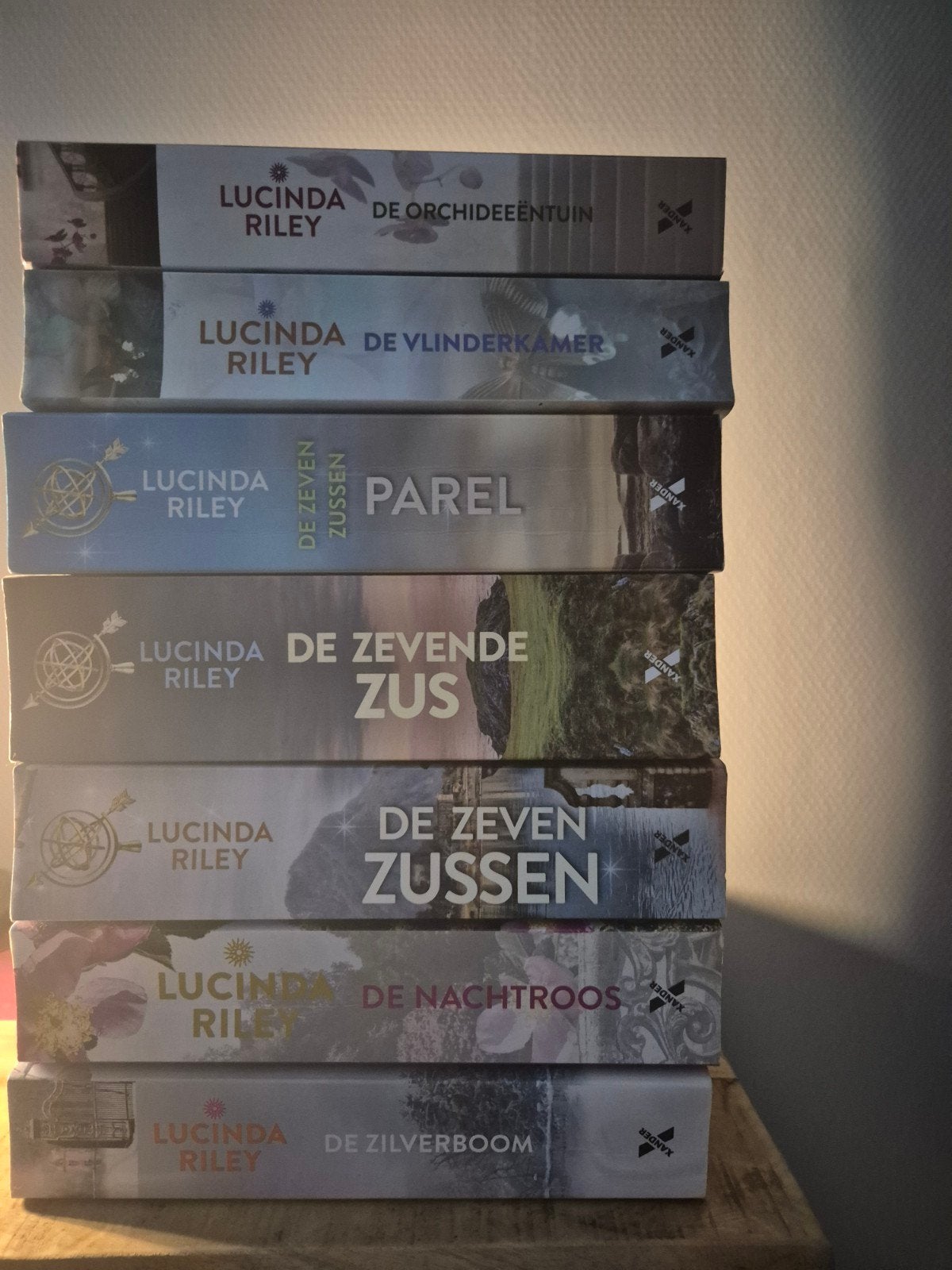 Lucinda Riley boeken - De Zeven Zussen serie en meer, Ophalen of Verzenden, Zo goed als nieuw, Lucinda Riley, Nederland