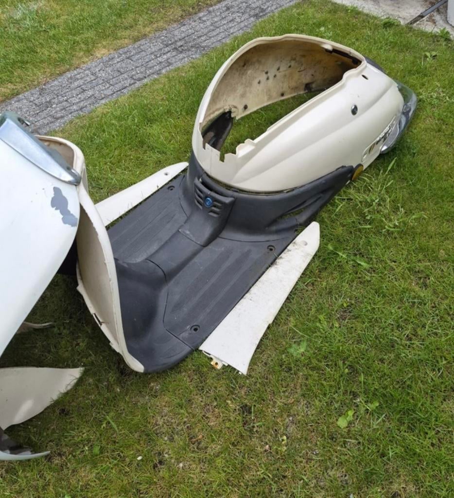 Gebroken witte kappenset voor retro scooter, Ophalen, Zo goed als nieuw