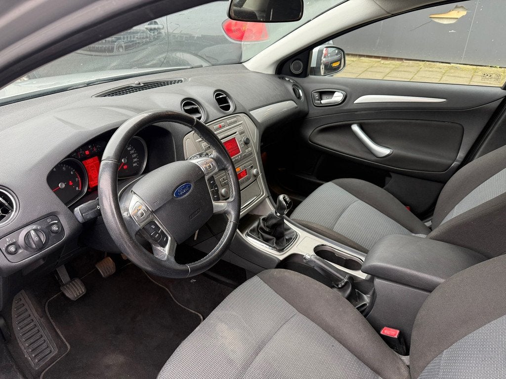 Ford Mondeo 1.6-16V Trend, Auto's, Ford, Voorwielaandrijving, 1596 cc, 125 pk, Gebruikt