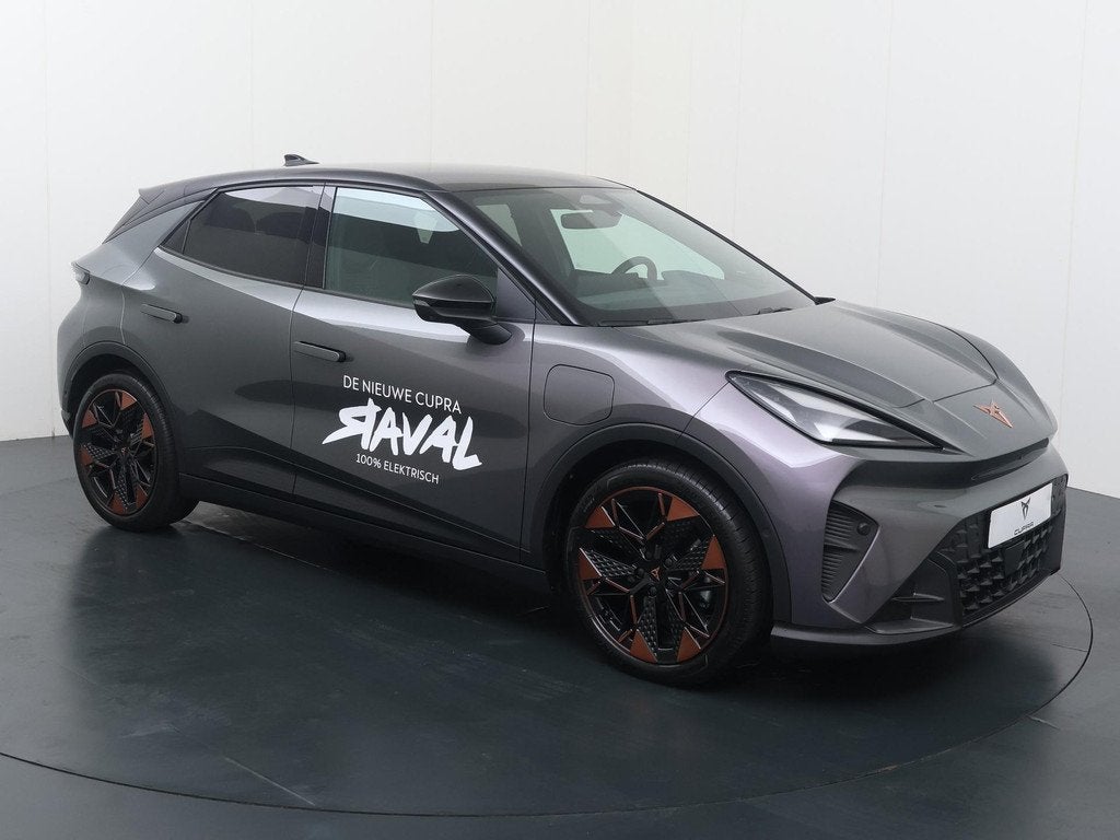 CUPRA Raval Performance First Edition 56 kWh, Auto's, Cupra, 12 maanden, Gebruikt, Overige modellen, Overige kleuren