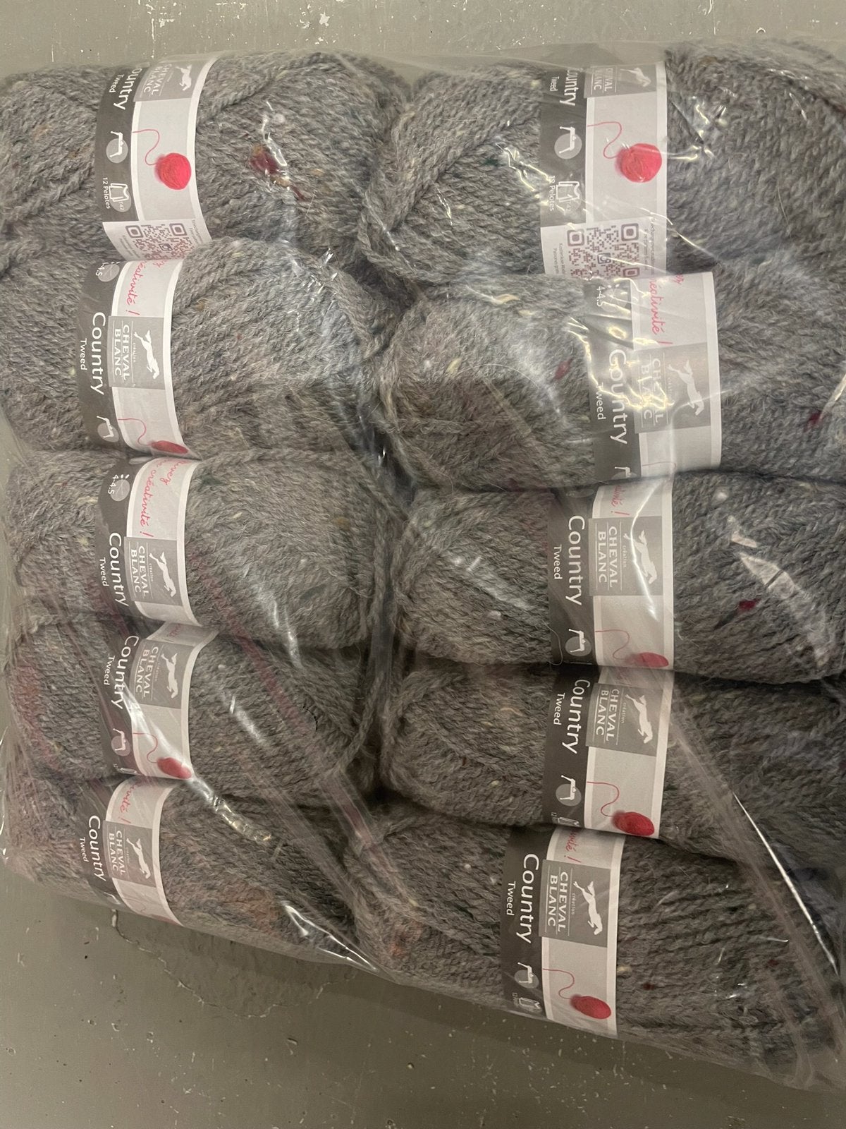 12 bollen Country tweed haak/ breigaren in grijs - nieuw, Ophalen of Verzenden, Nieuw, Breien of Haken, Wol of Garen