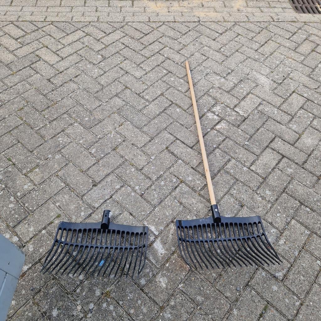 Mestvork kunststof riek puin, Ophalen, Zo goed als nieuw