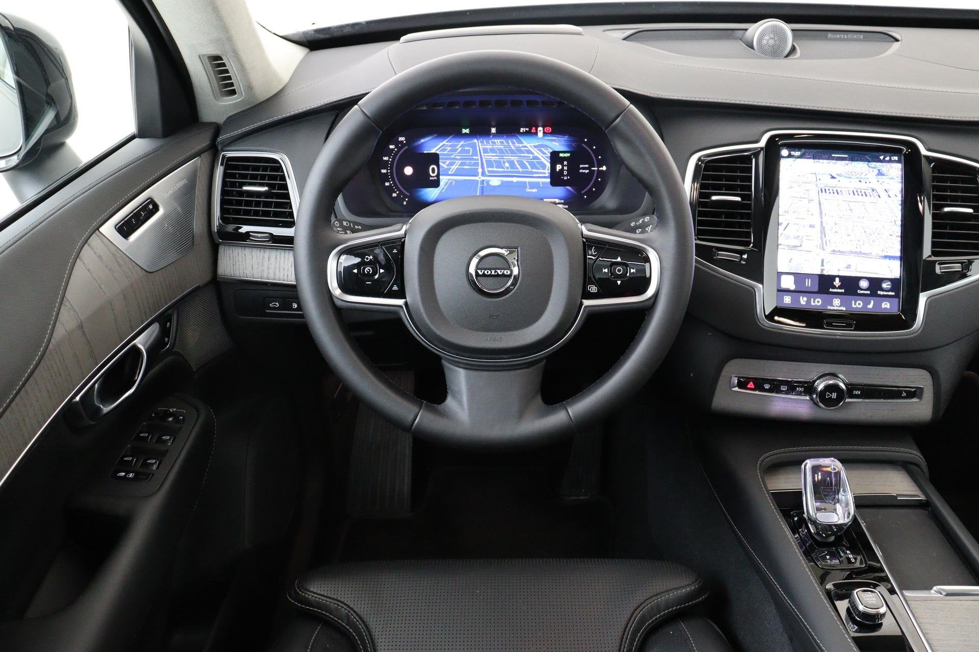 Volvo XC90 T8 PLUG-IN HYBRID AWD ULTRA DARK *FULL OPTIONS!*, Gebruikt, Euro 6, 4 cilinders, Zwart