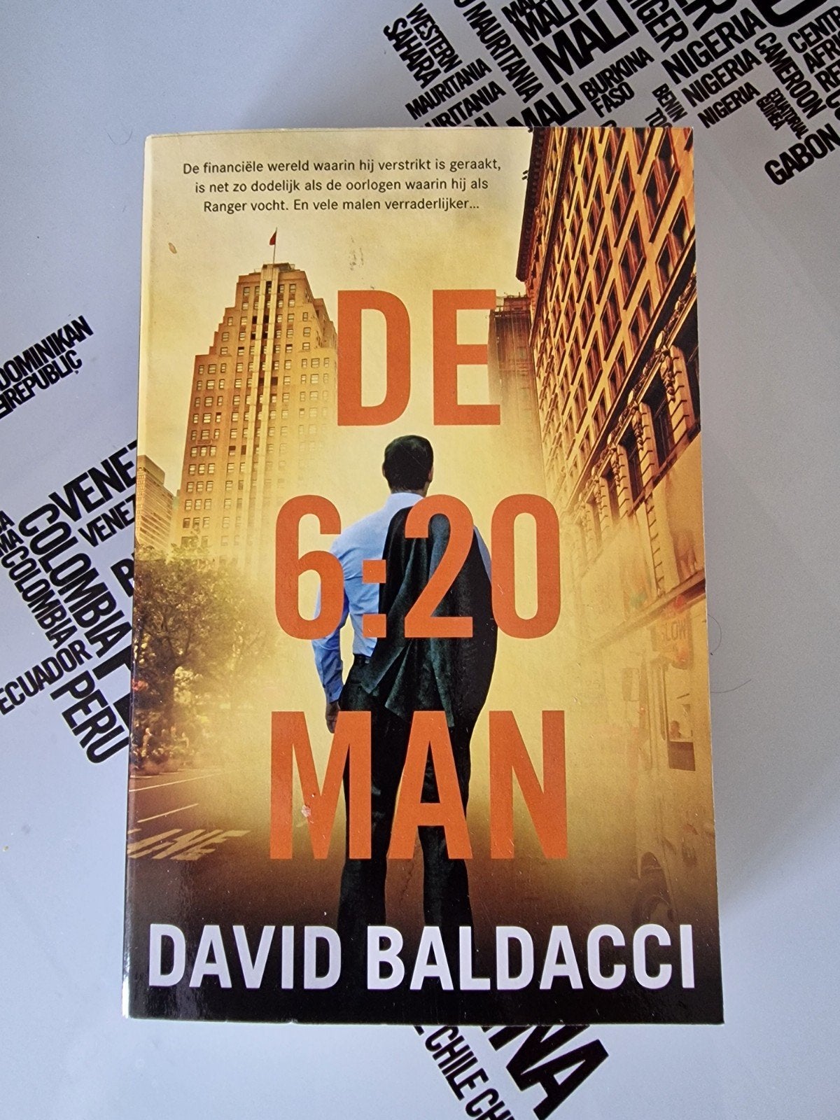 Diverse boeken: Actie, spanning, detective, historisch, Boeken, Ophalen of Verzenden, Gelezen