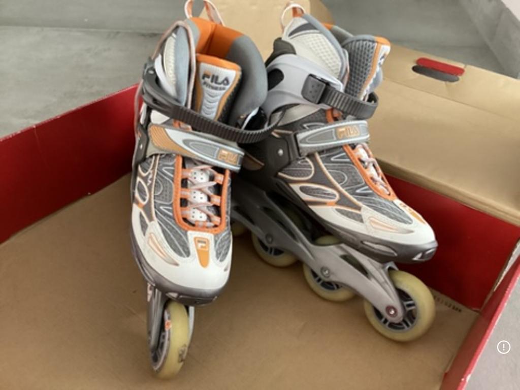Fila skeelers maat 40 met K2 beschermers en tasje, Zo goed als nieuw, Inline skates 4 wielen, Dames, Ophalen