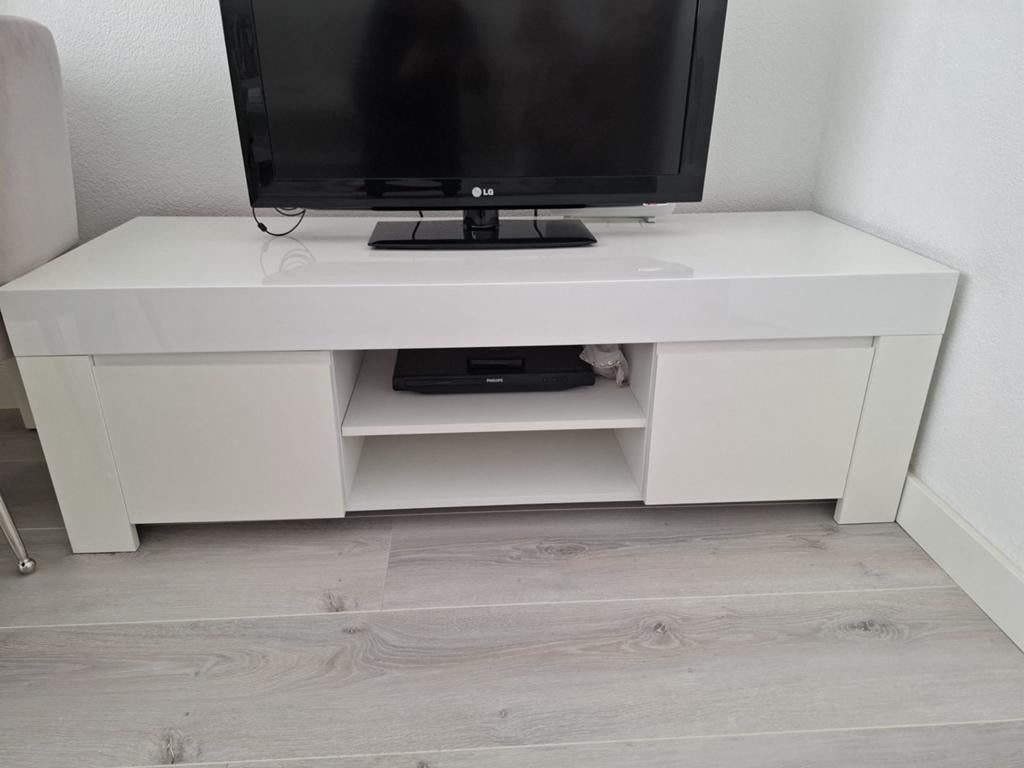 Tv kast gratis, Huis en Inrichting, Kasten | Televisiemeubels, Ophalen, Zo goed als nieuw, 25 tot 50 cm, Minder dan 100 cm